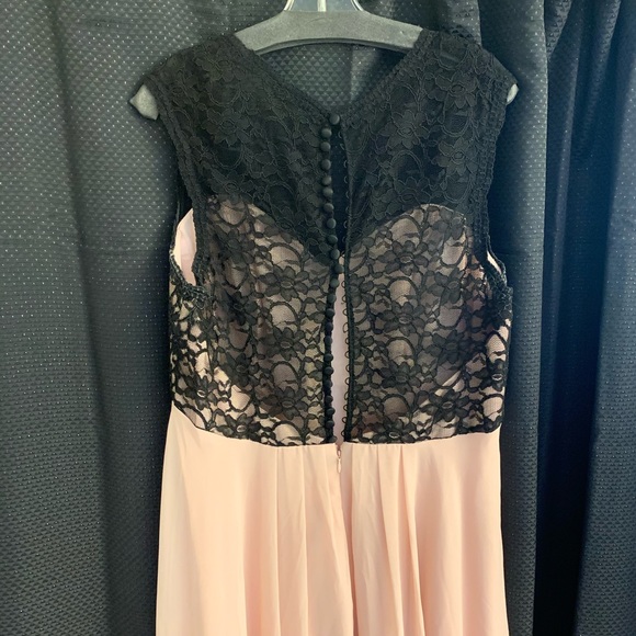 BALL GOWN - Picture 2 of 4